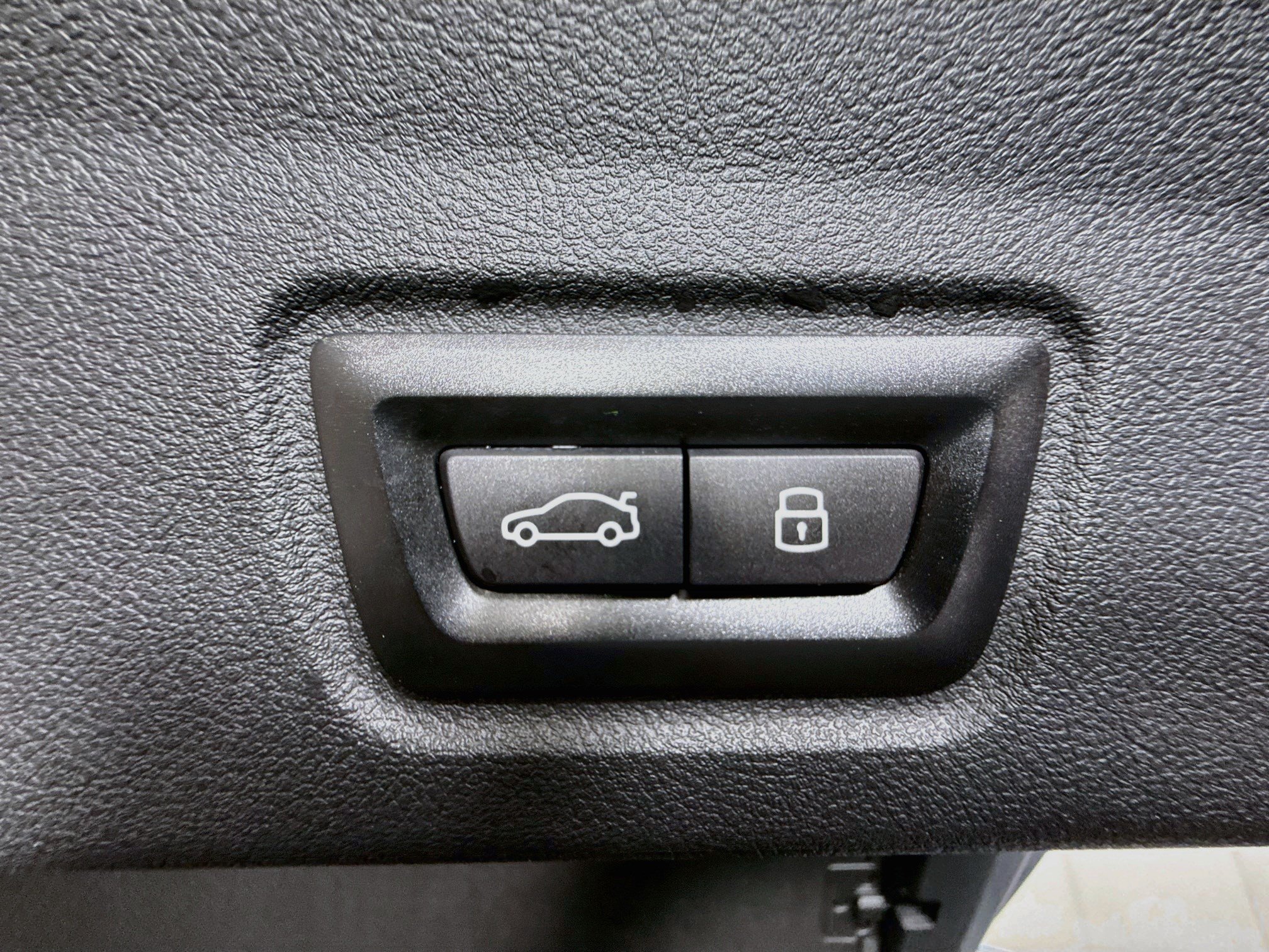 Used 2023 BMW i4 eDrive40 w/ Premium Package RWD image 42
