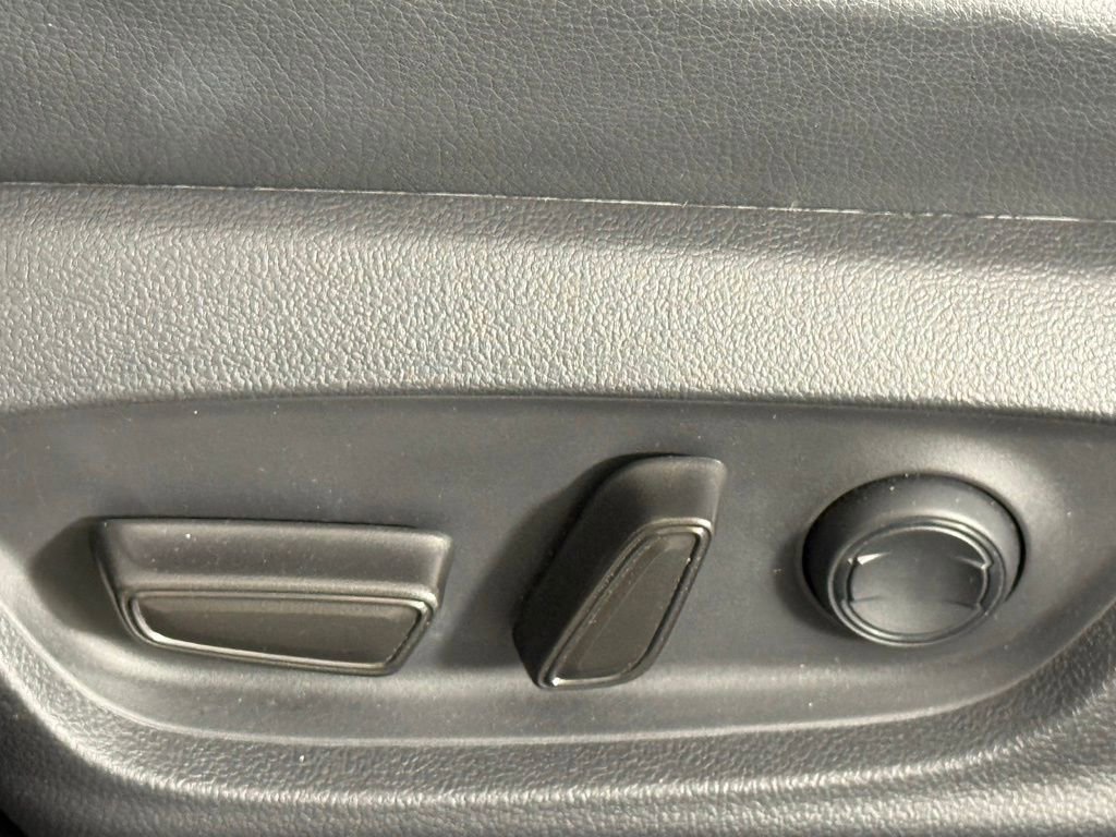 Used 2019 Toyota Camry SE image 22