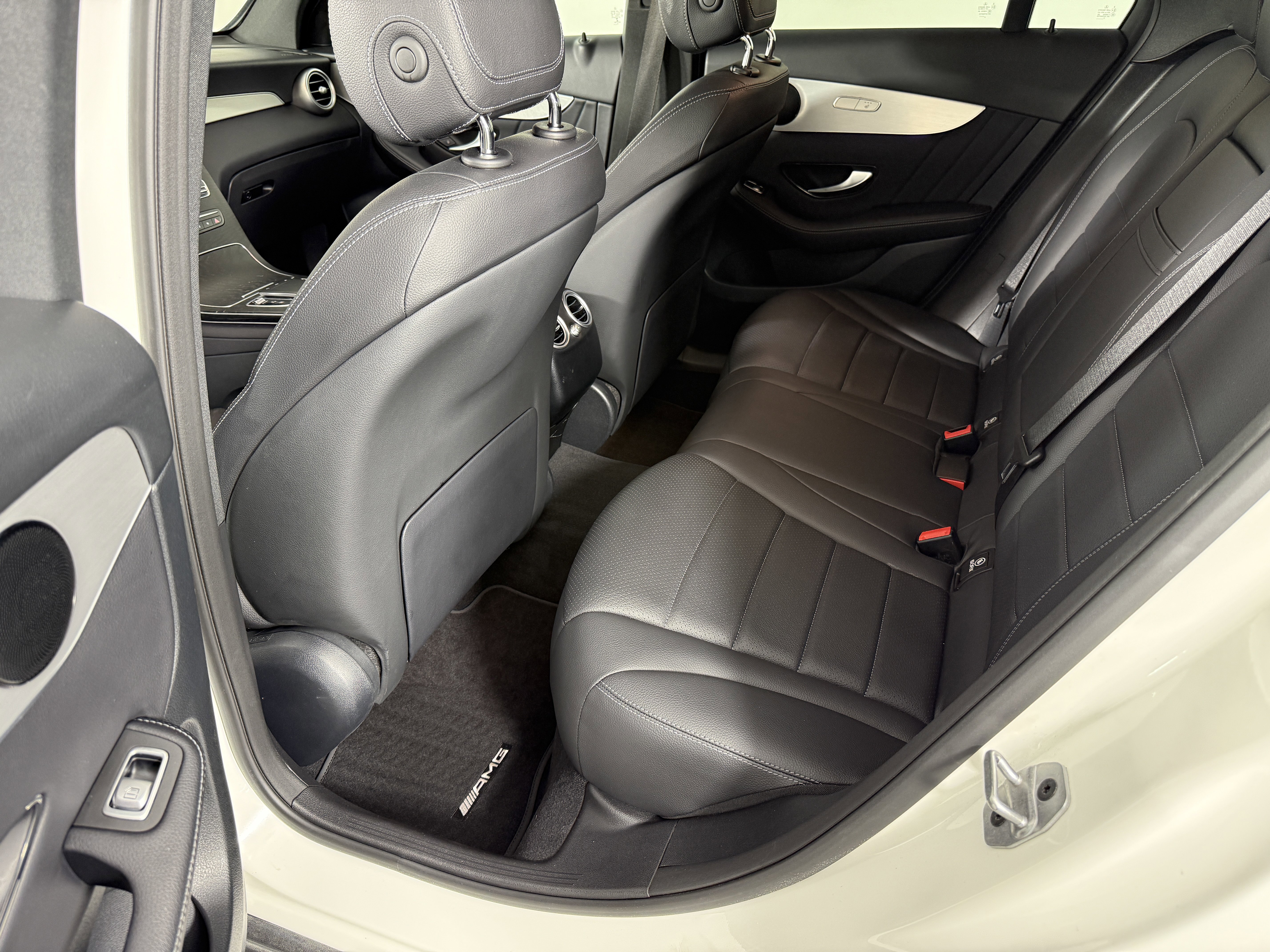 Used 2022 Mercedes-Benz GLC 300 4MATIC image 24