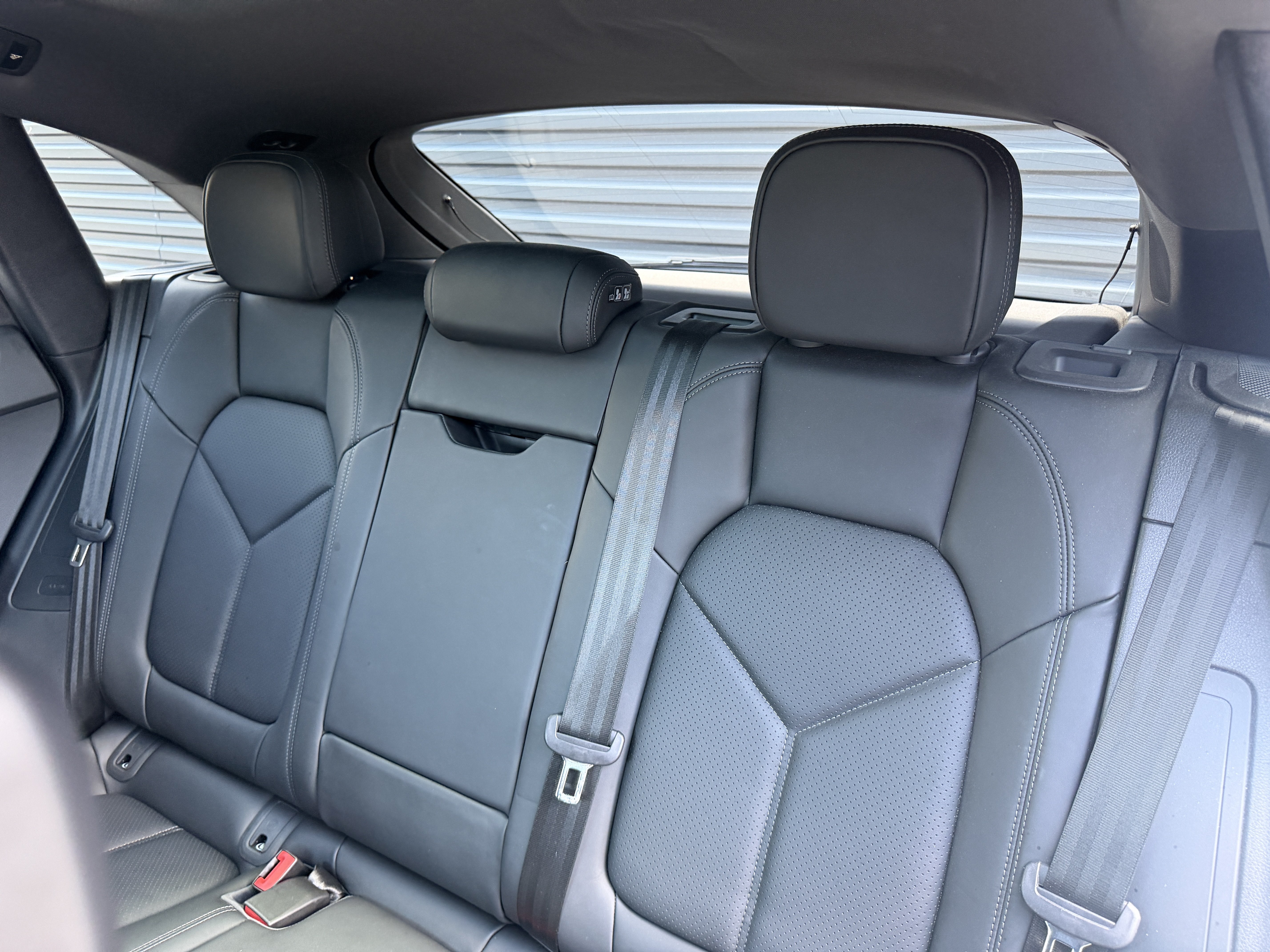 Certified 2023 Porsche Macan S AWD/4WD image 16