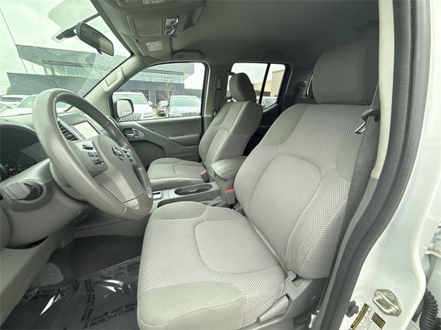 Used 2019 Nissan Frontier SV image 11