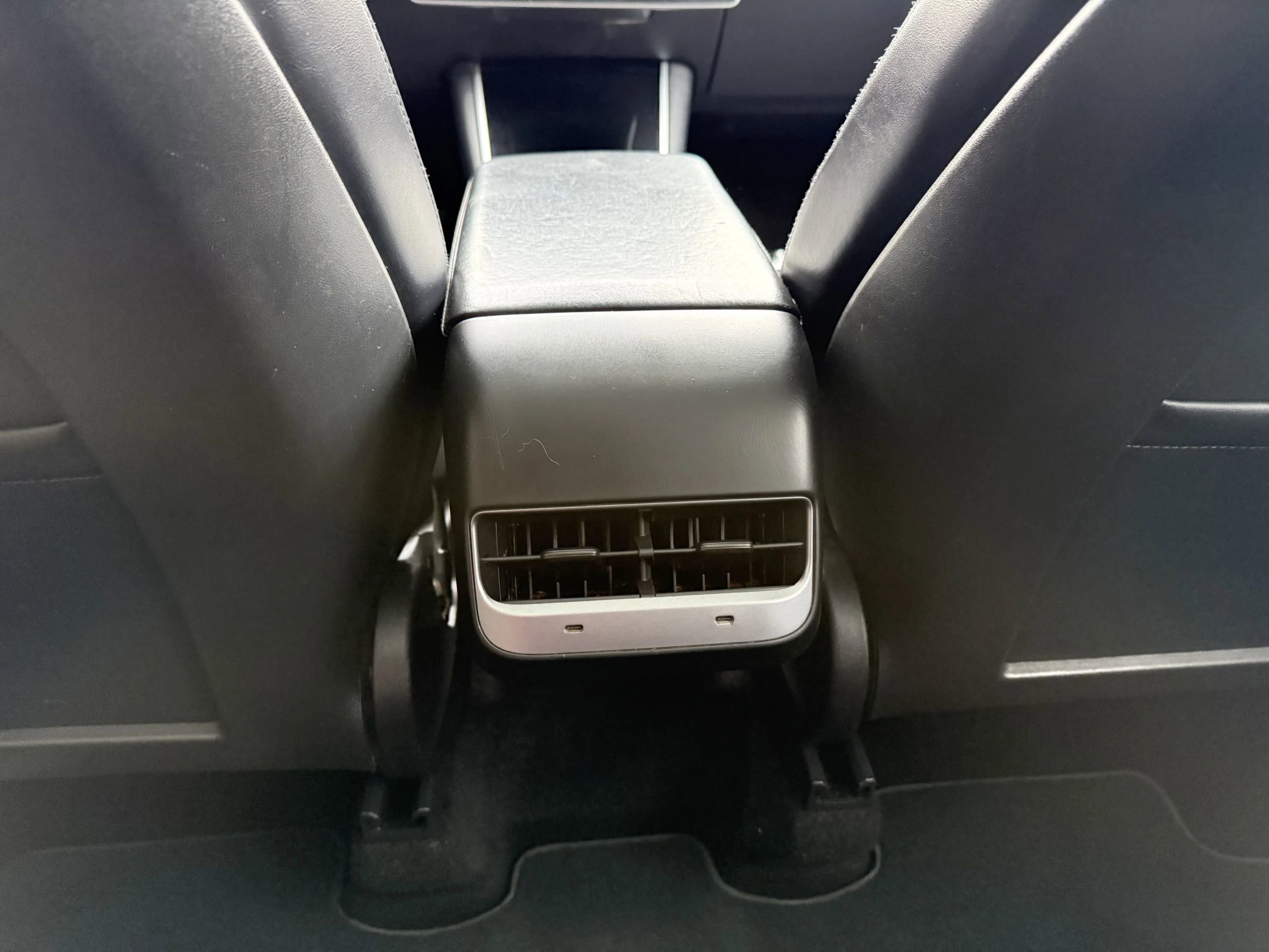 Used 2021 Tesla Model Y Long Range image 33