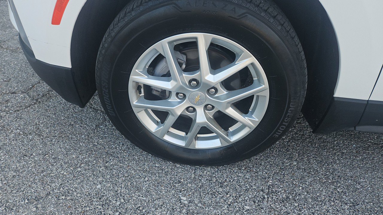 Used 2024 Chevrolet Equinox LT AWD/4WD image 9
