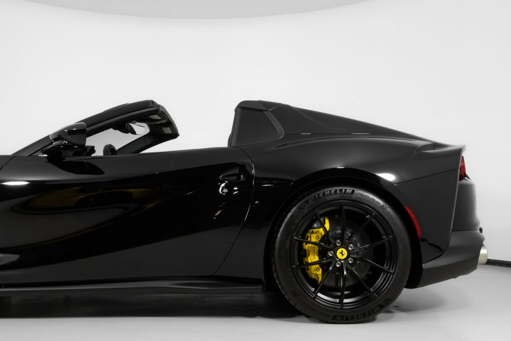 Used 2023 Ferrari 812 GTS image 17