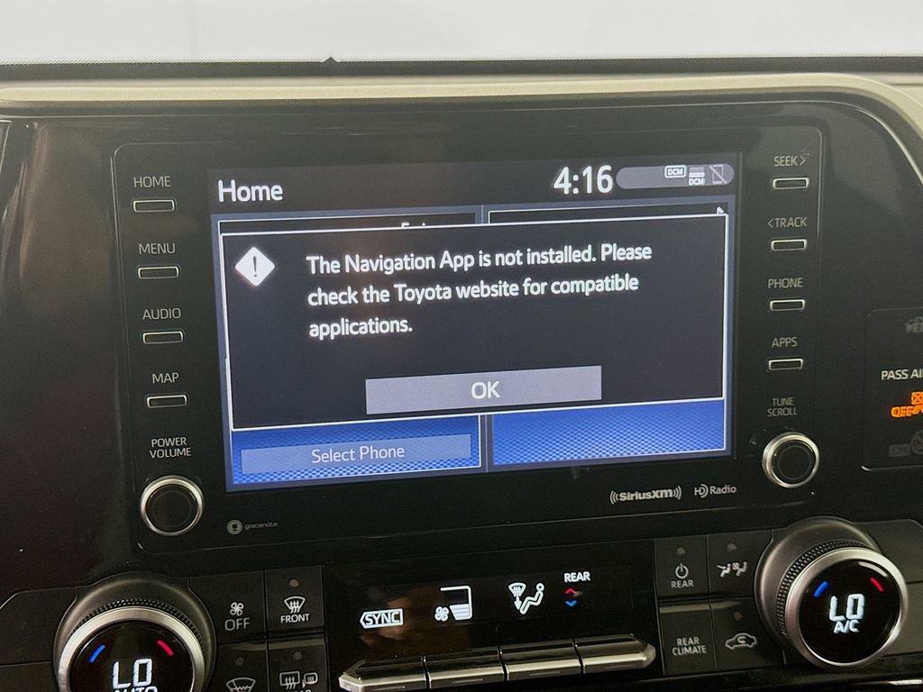 Used 2021 Toyota Highlander LE AWD/4WD image 14
