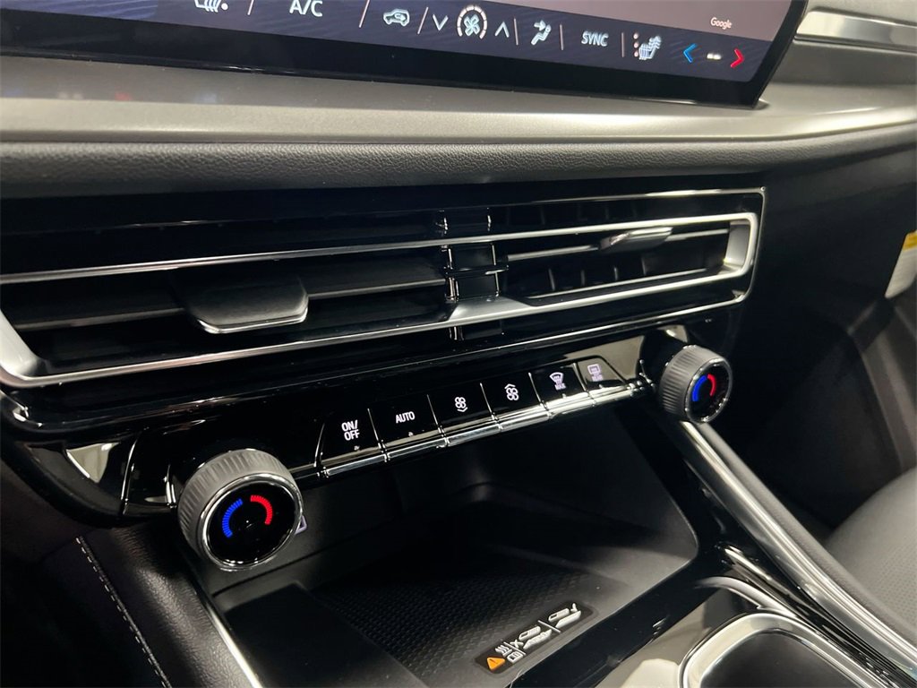 New 2026 Chevrolet Traverse LT image 16