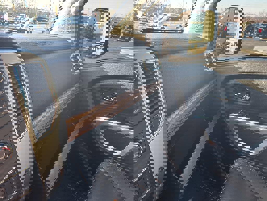 Used 2019 Nissan Titan SL w/ Chrome Package image 26