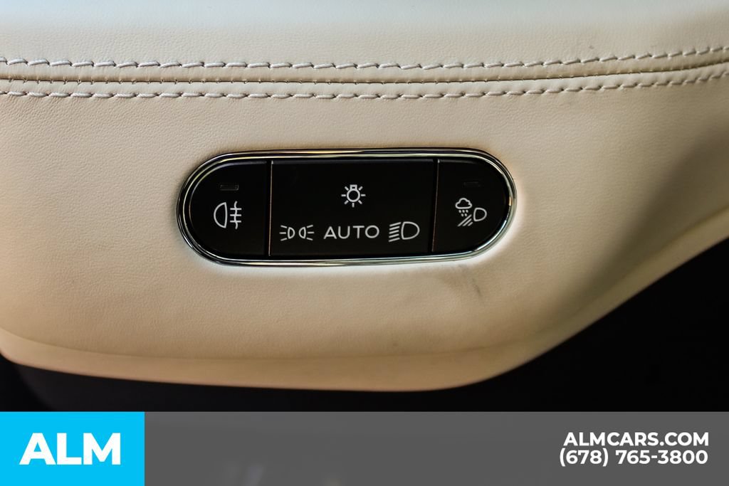 Used 2024 Bentley Bentayga AWD/4WD image 29