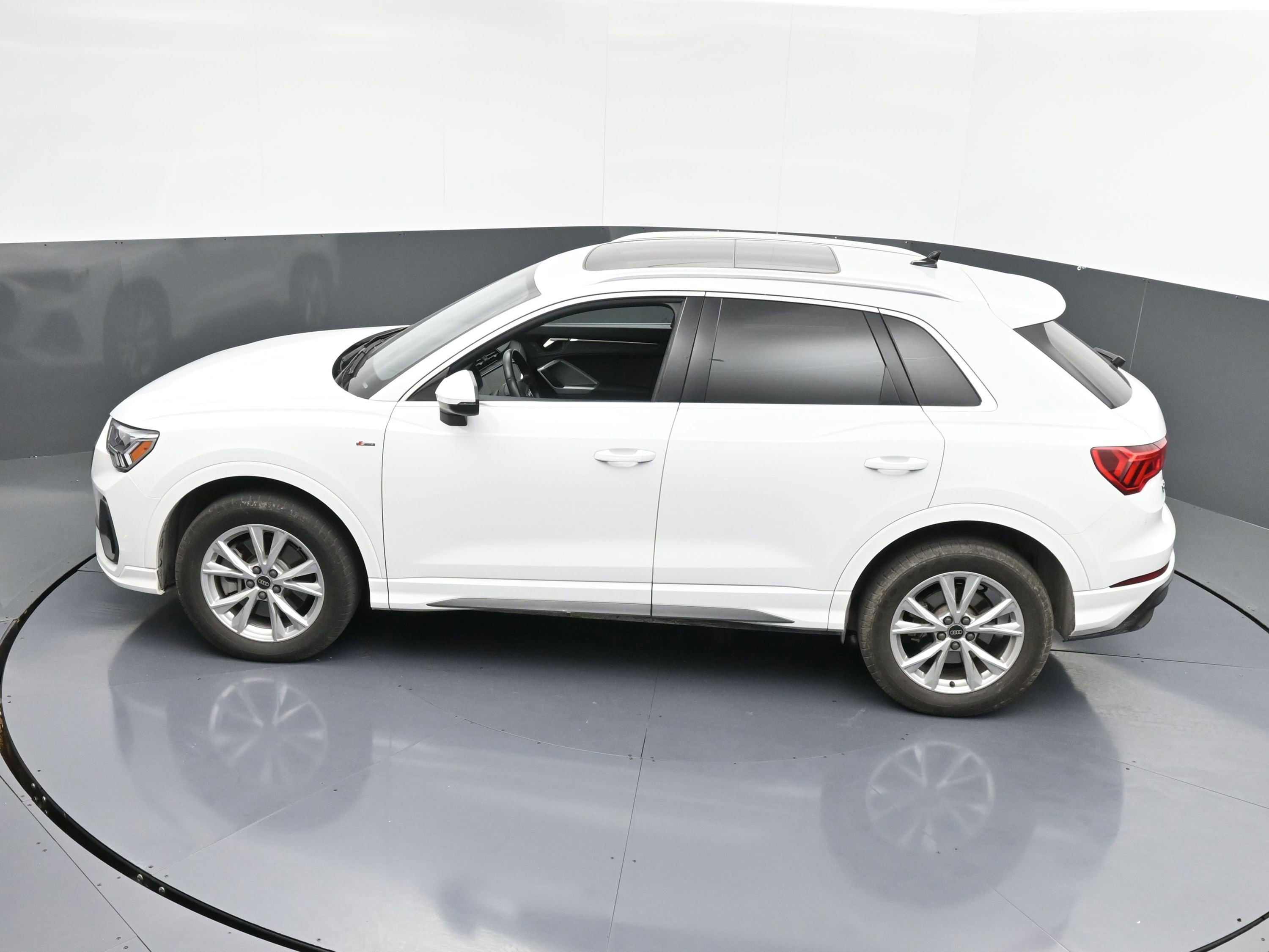 Used 2023 Audi Q3 2.0T Premium w/ Convenience Package image 33