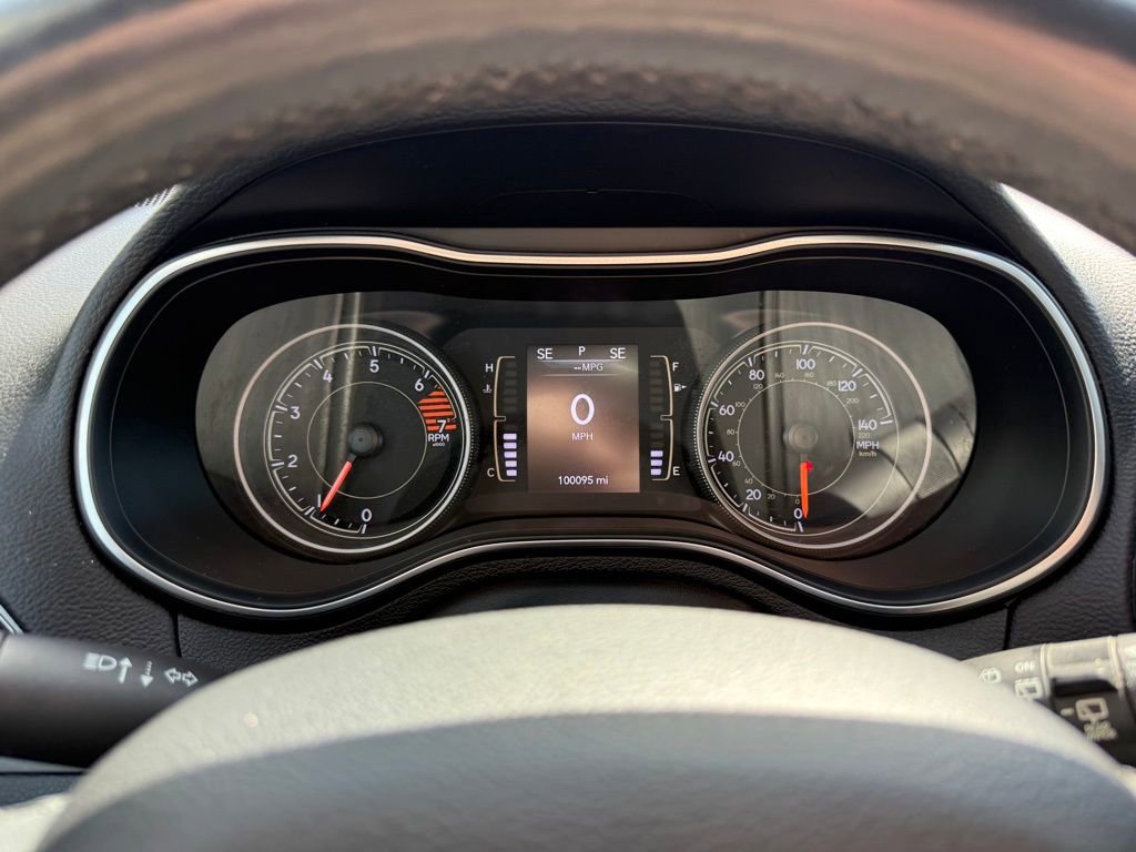 Used 2019 Jeep Cherokee Latitude Plus image 23