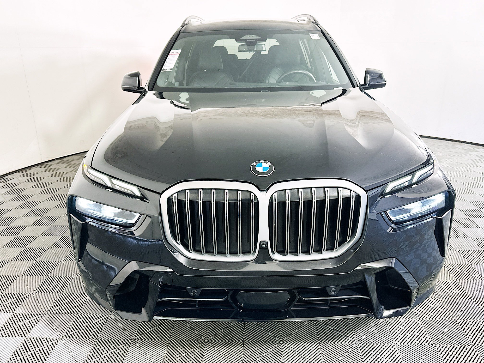 Used 2024 BMW X7 xDrive40i w/ M Sport Package image 8
