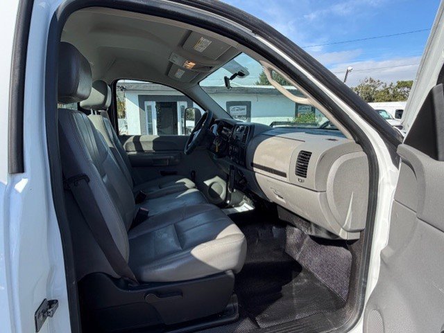 Used 2009 GMC Sierra 3500 W/T image 17
