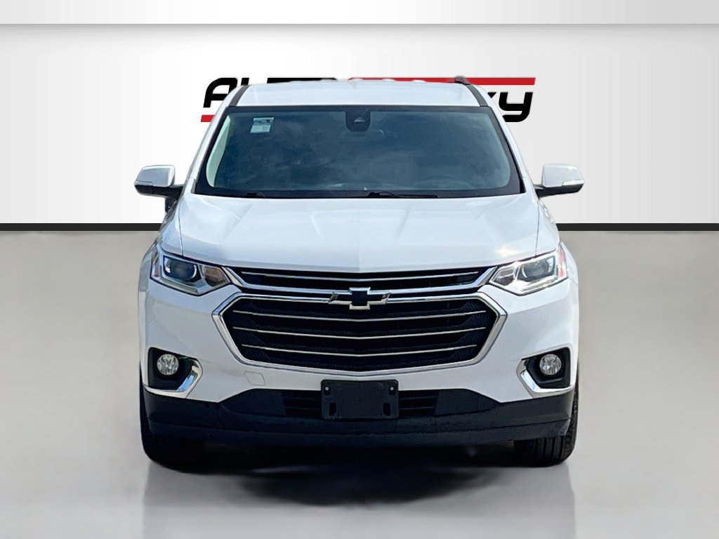 Used 2021 Chevrolet Traverse LT FWD image 2