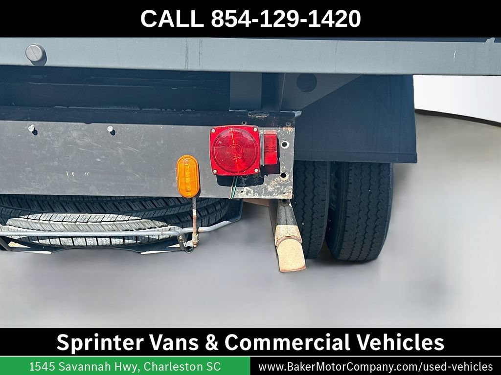 Used 2015 Freightliner Sprinter 3500 RWD image 28
