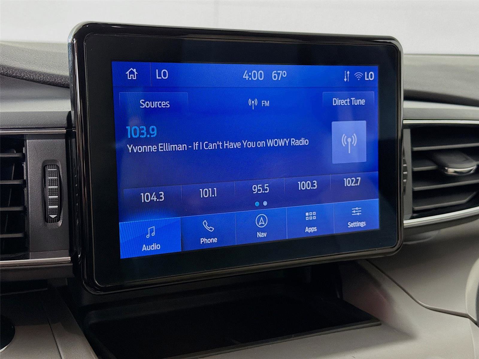 Used 2022 Ford Explorer XLT w/ Equipment Group 202A image 14