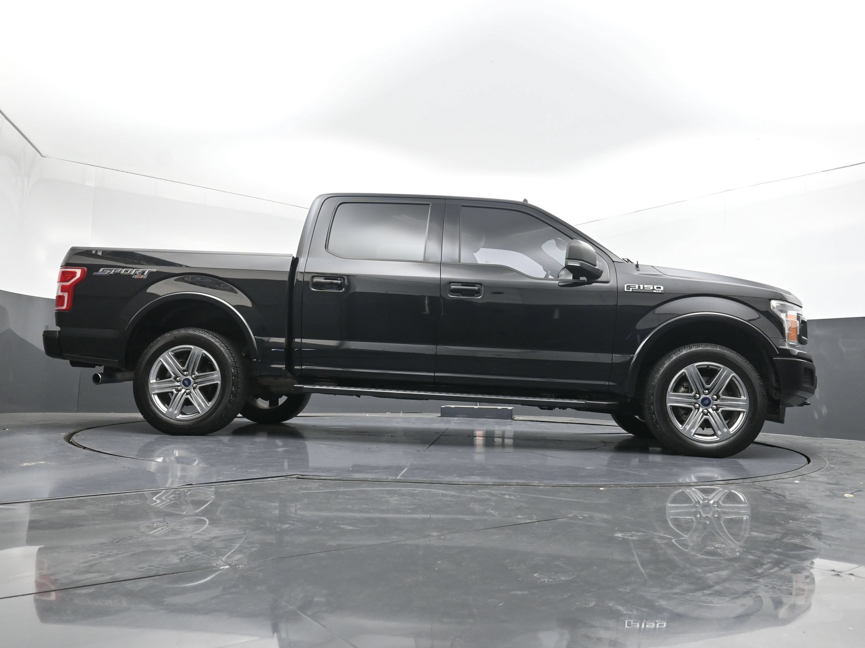 Used 2019 Ford F150 XLT w/ Equipment Group 302A Luxury AWD/4WD image 31