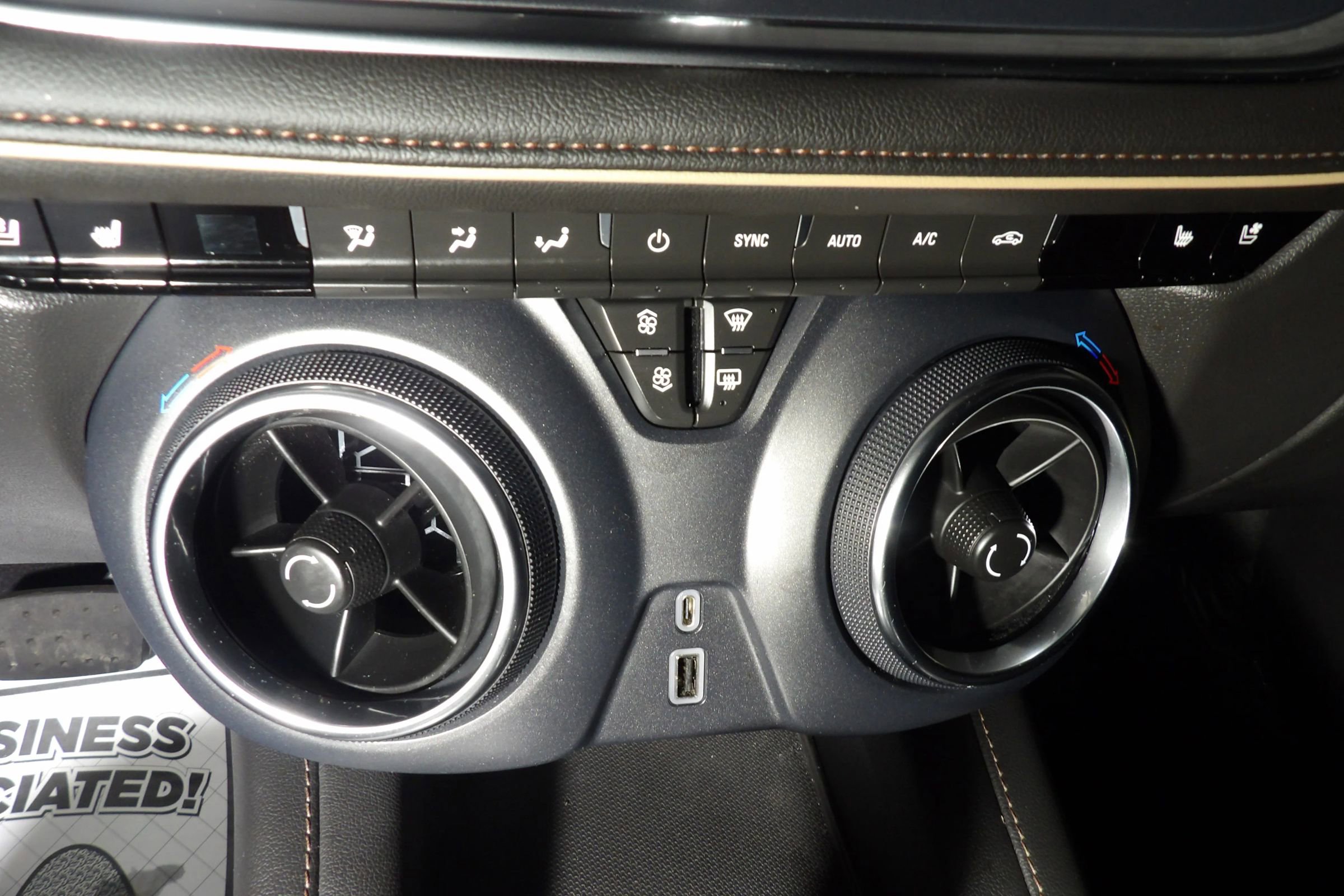 Used 2022 Chevrolet Blazer Premier w/ Enhanced Convenience Package AWD/4WD image 14