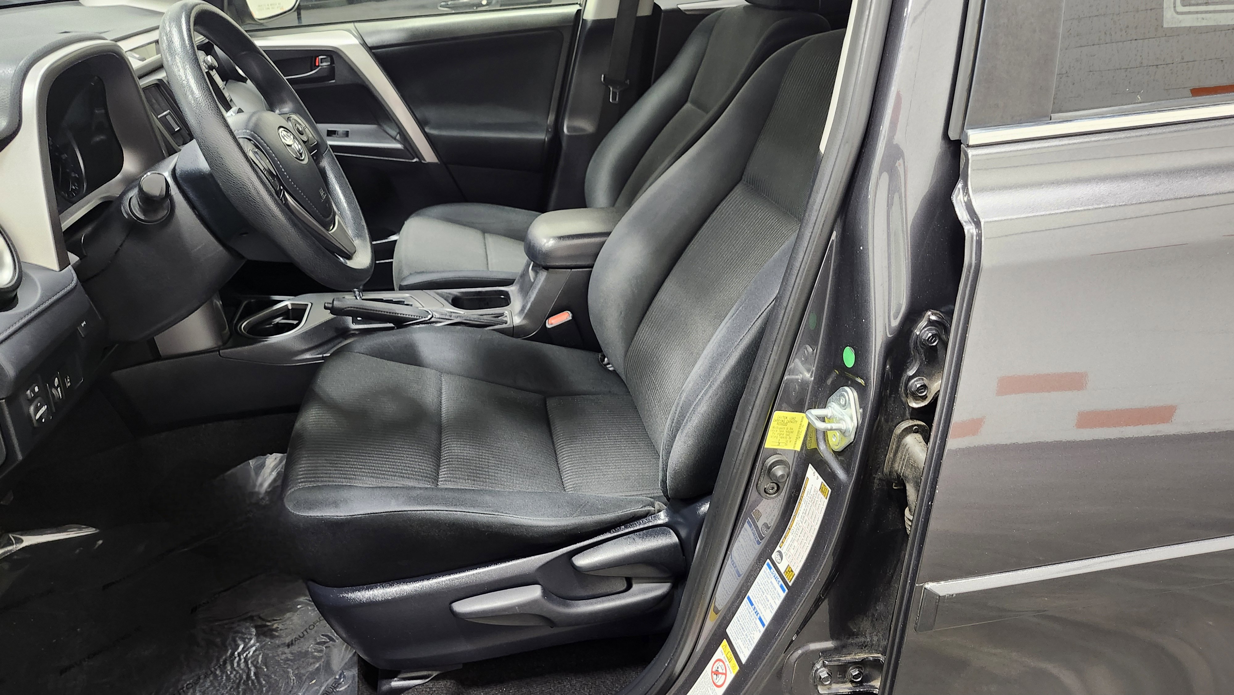 Used 2017 Toyota RAV4 LE w/ All Weather Liner Package image 21