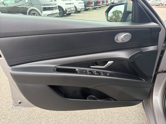 Certified 2022 Hyundai Elantra SEL image 12