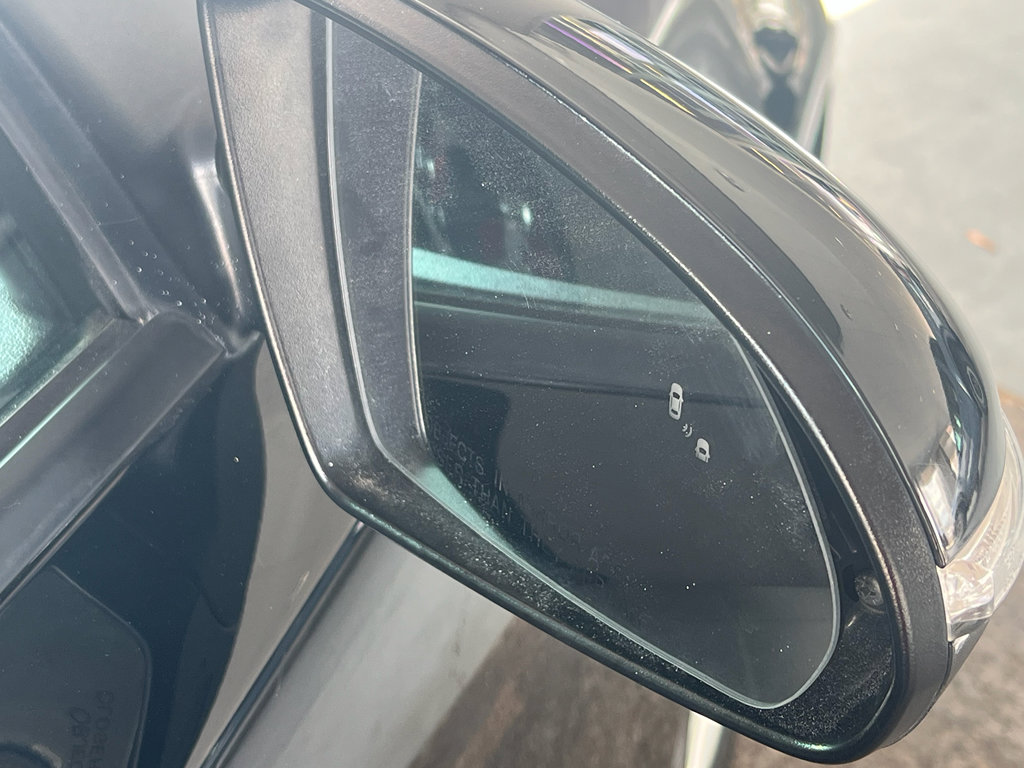 Used 2016 Kia Optima EX w/ Premium Package image 13