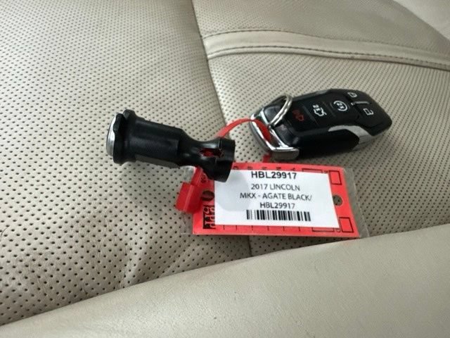 Used 2017 Lincoln MKX Reserve w/ Luxury Package AWD/4WD image 29