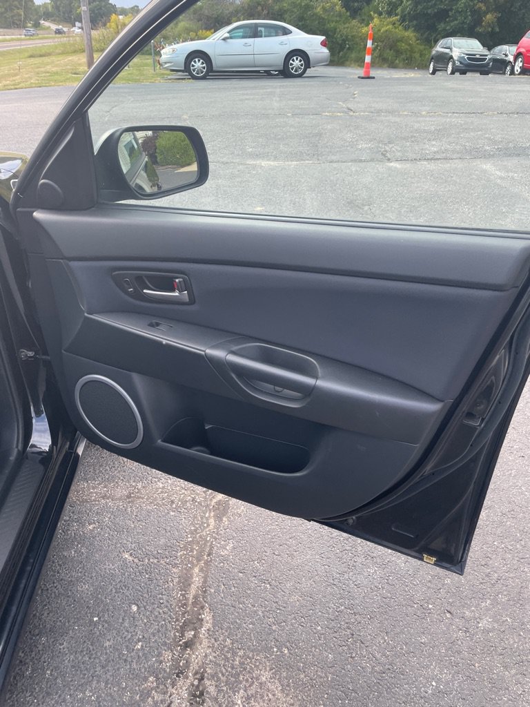 Used 2006 MAZDA MAZDA3 s FWD image 21