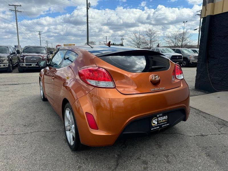 Used 2015 Hyundai Veloster image 3