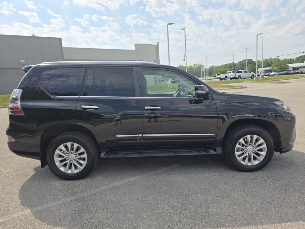 Used 2014 Lexus GX 460 w/ Premium Package AWD/4WD image 9