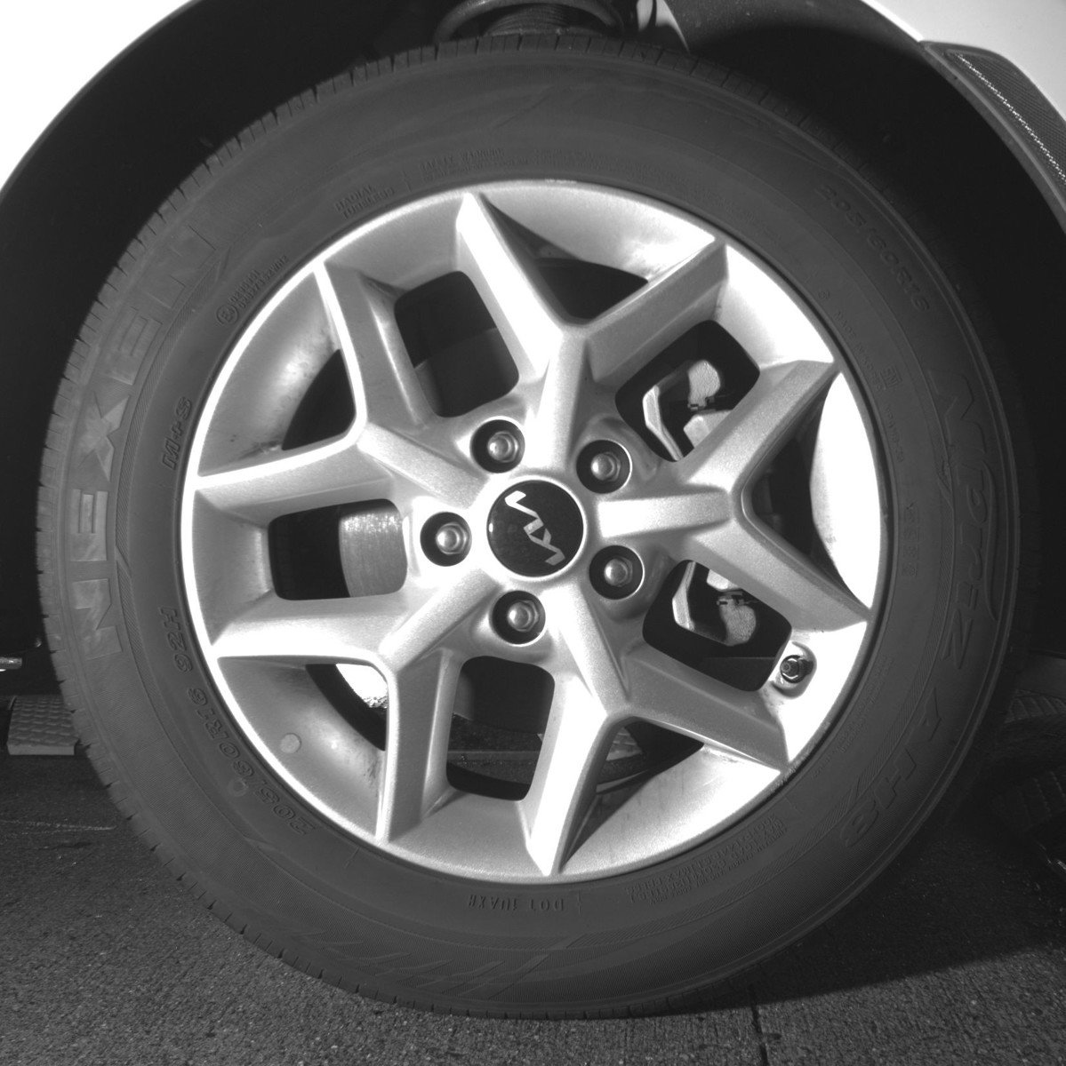 Used 2025 Kia Soul LX w/ LX Technology Package FWD image 13