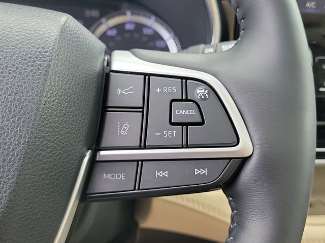 Used 2022 Toyota Highlander Platinum FWD image 29