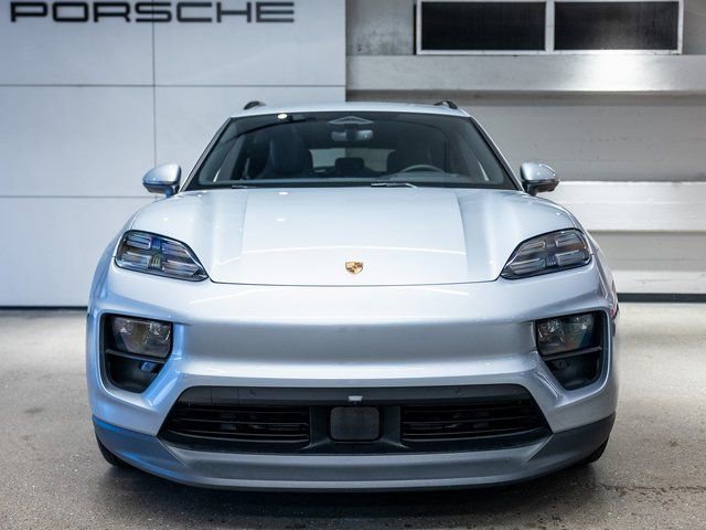 Certified 2025 Porsche Macan Electric image 11