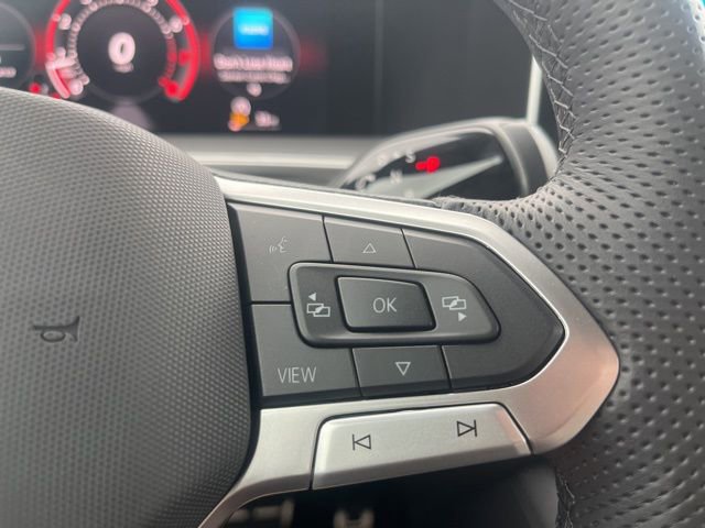 New 2026 Volkswagen Tiguan SE R-Line FWD image 10