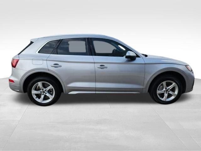 Used 2023 Audi Q5 2.0T Premium w/ Convenience Package image 16