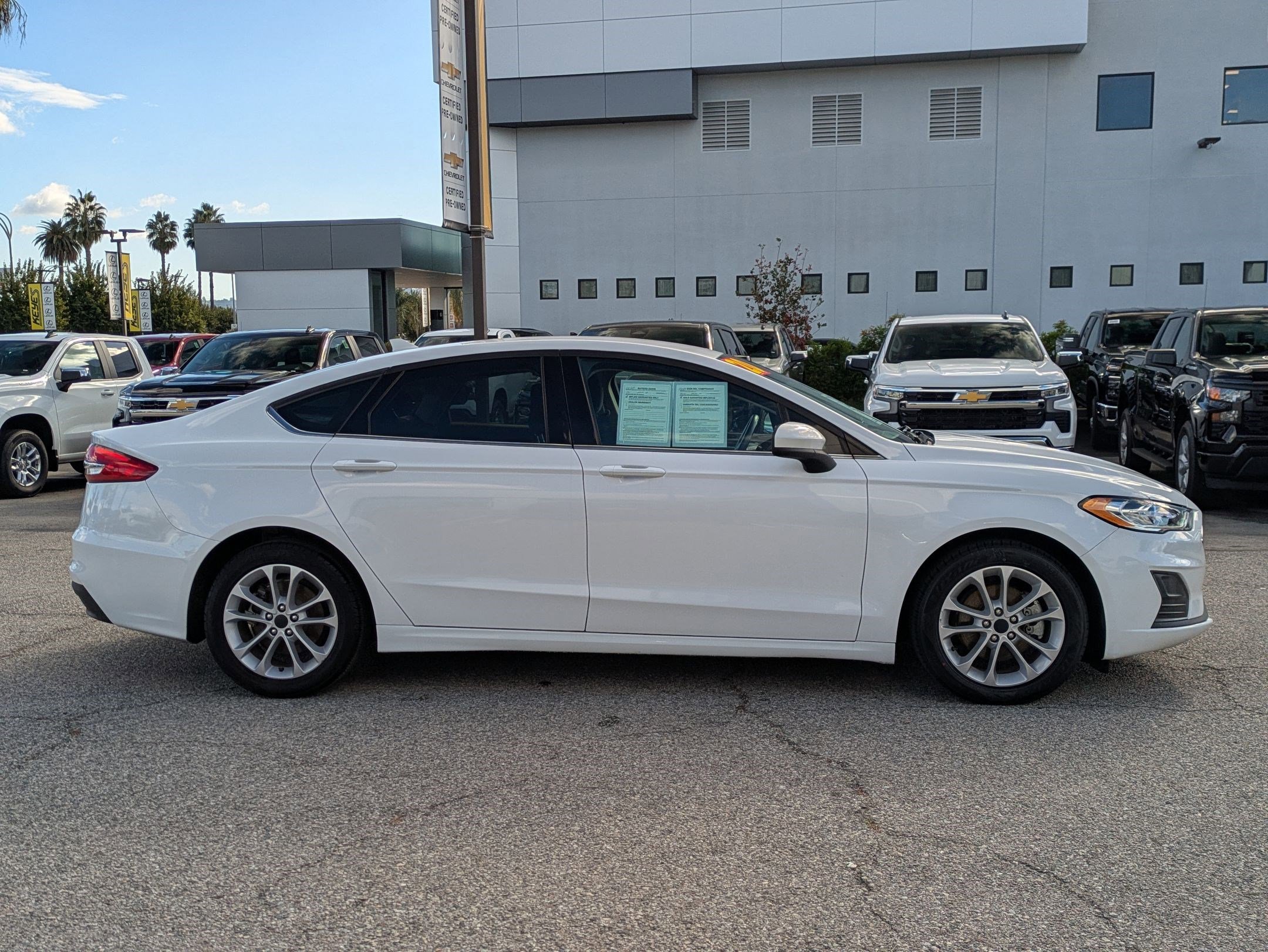Used 2020 Ford Fusion SE image 4