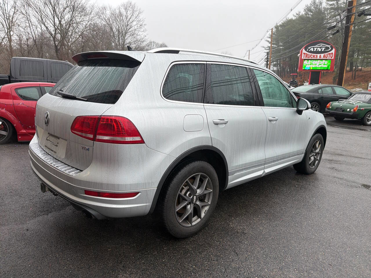 Used 2014 Volkswagen Touareg TDI image 6