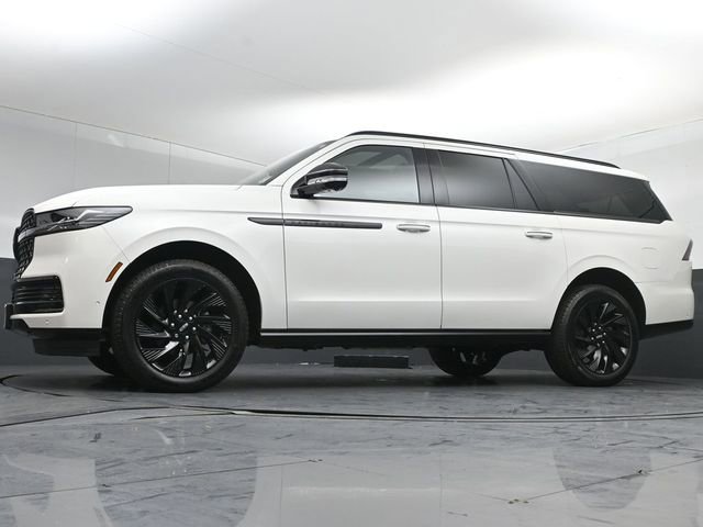 Used 2025 Lincoln Navigator L Reserve w/ Jet Appearance Package image 36