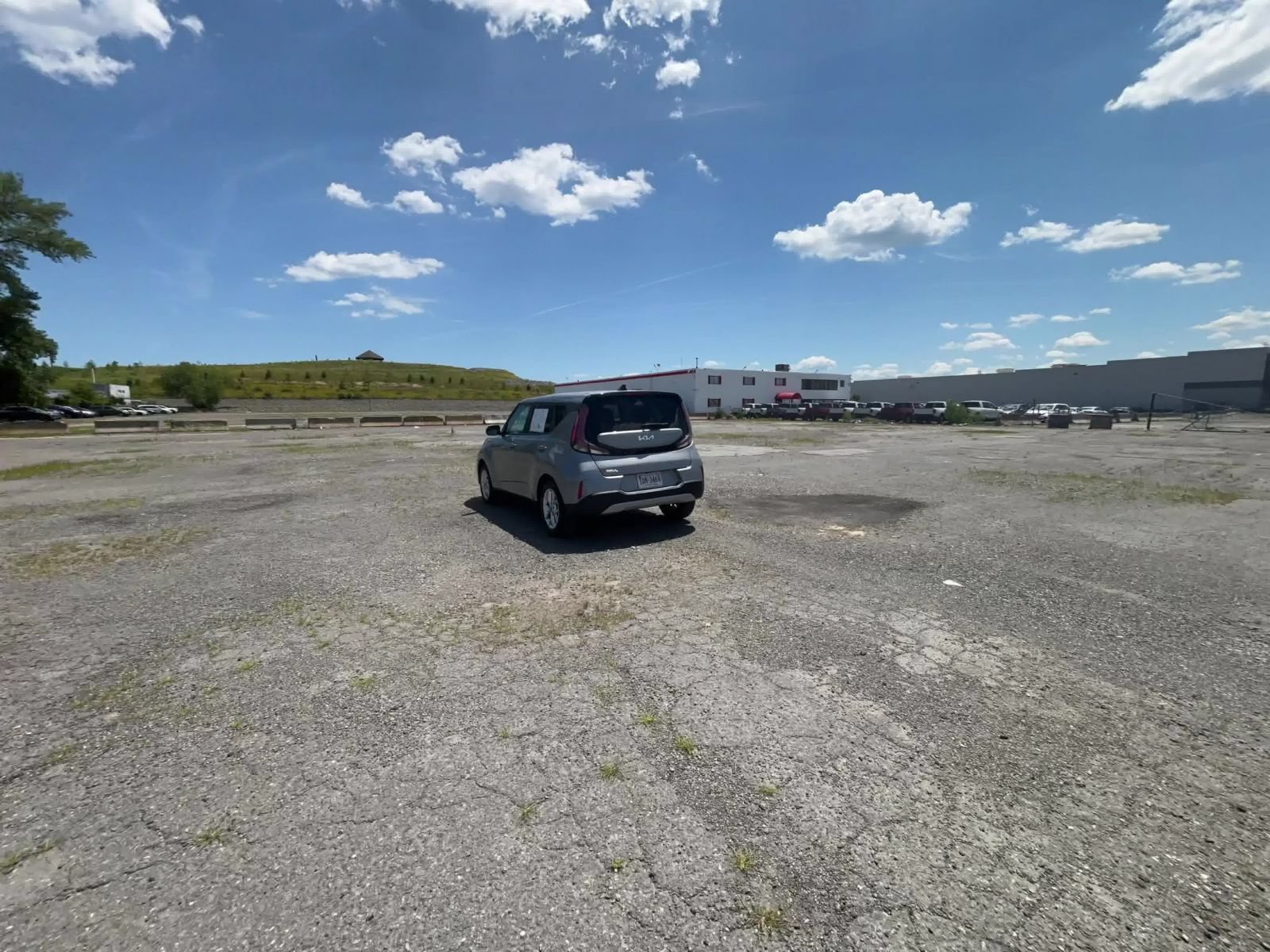 Used 2025 Kia Soul LX w/ LX Technology Package FWD image 12