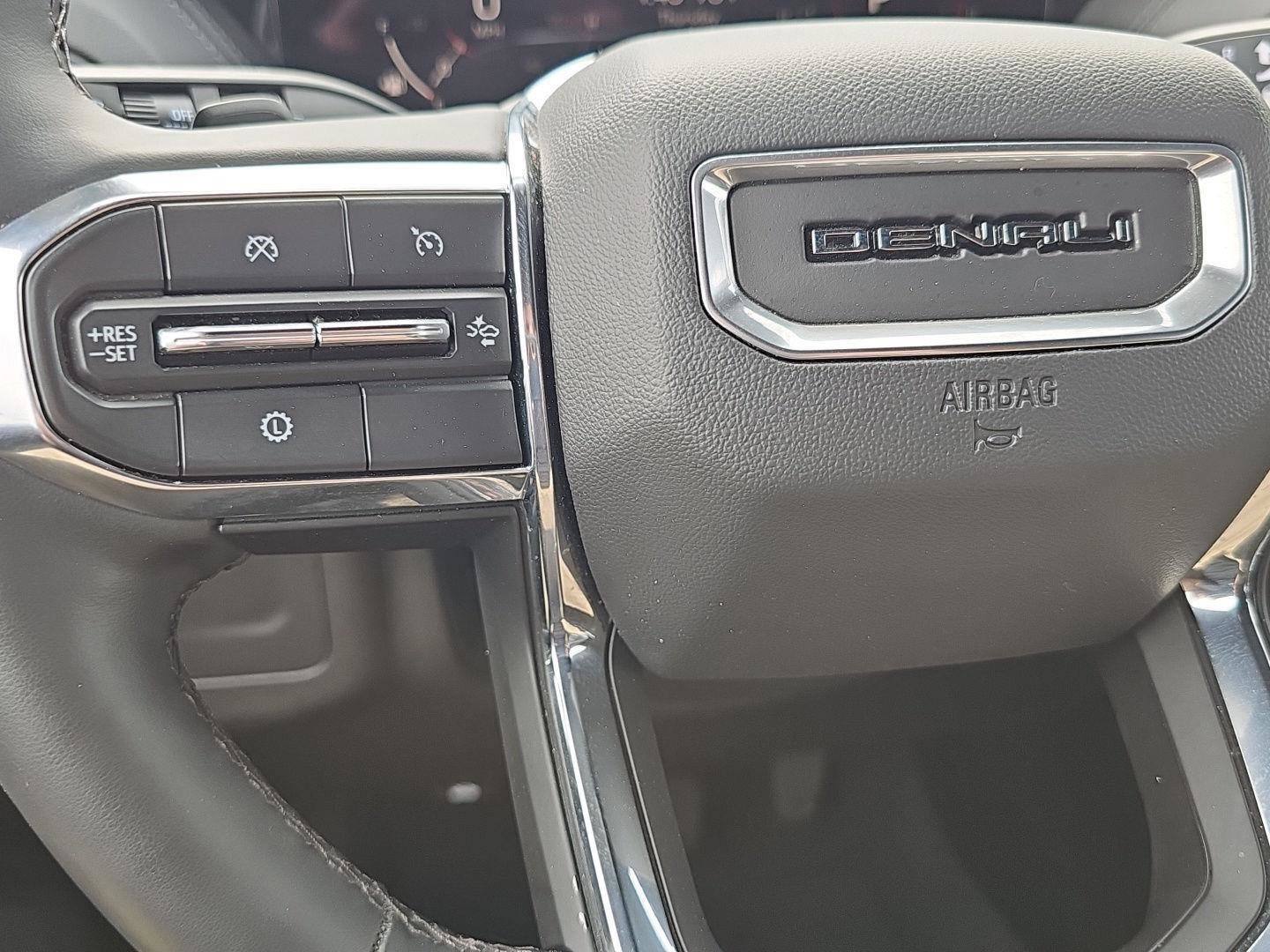 Used 2025 GMC Yukon Denali image 21