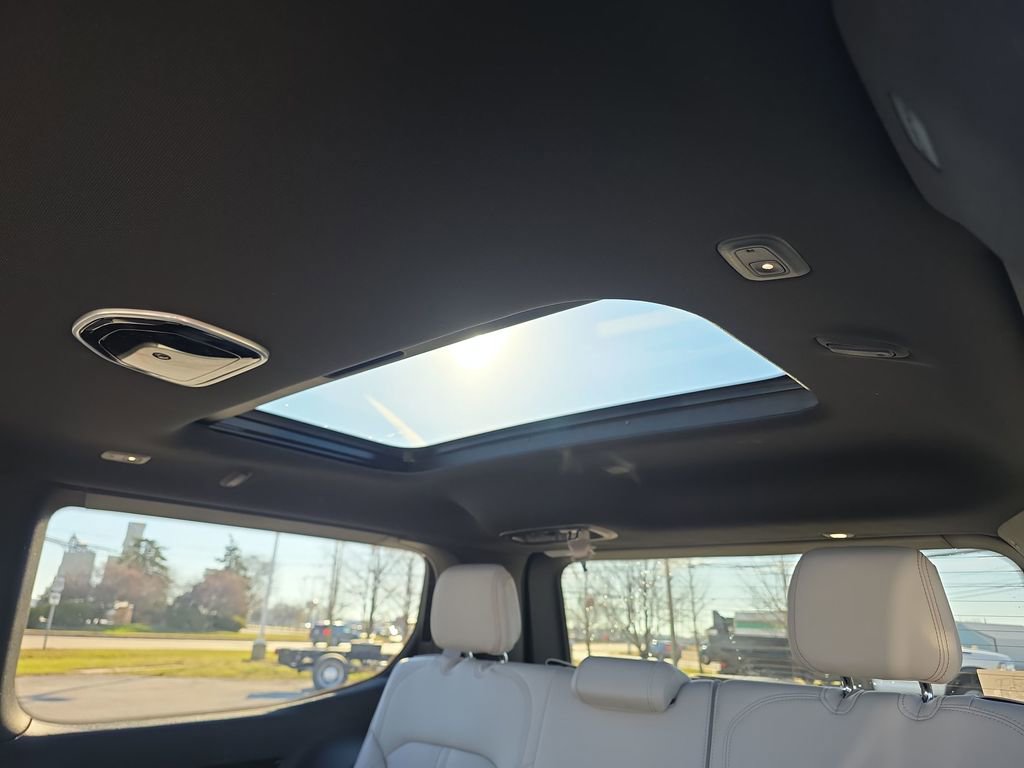 New 2026 Jeep Grand Wagoneer Summit image 12