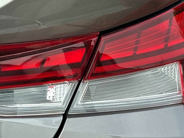 Used 2024 Hyundai Elantra Limited FWD image 33