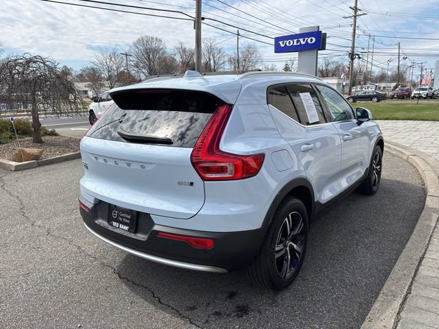 Used 2025 Volvo XC40 B5 Core image 5