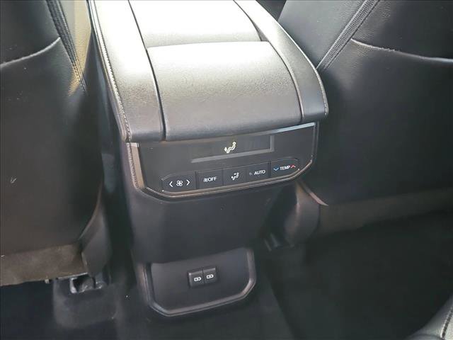 Used 2022 Toyota Highlander XLE image 18