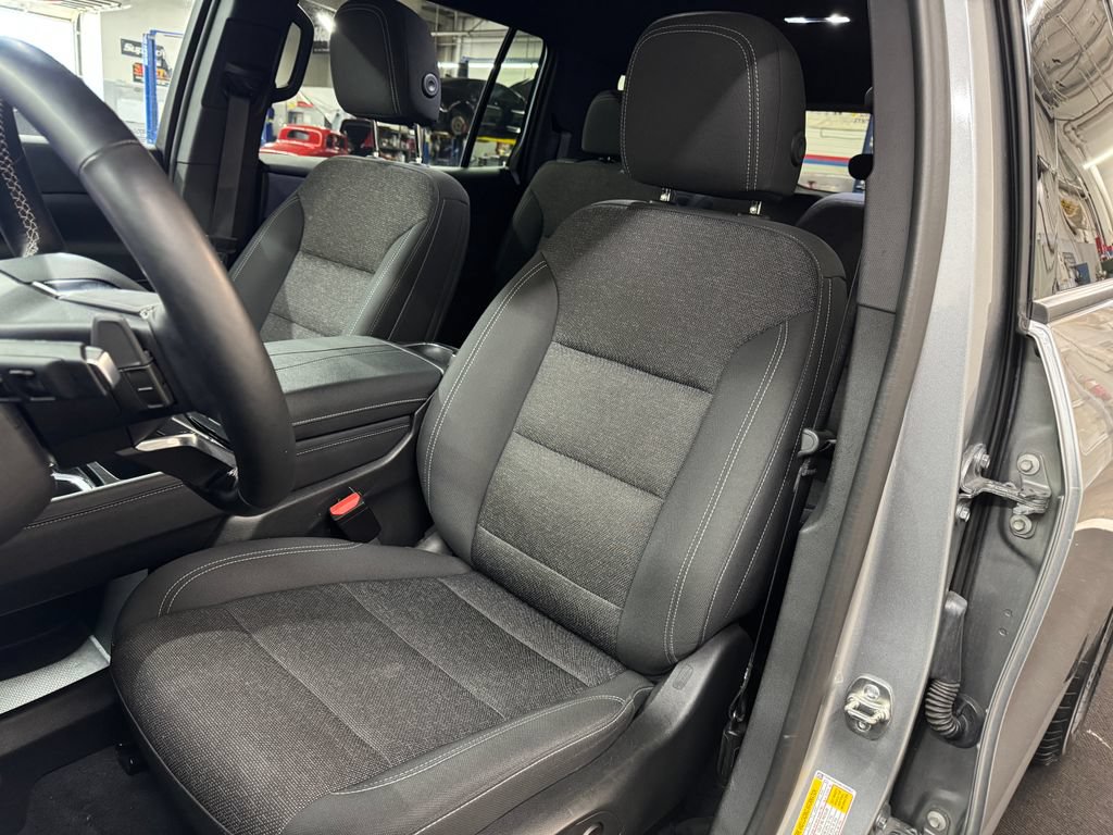 Used 2024 Chevrolet Traverse LT AWD/4WD image 17