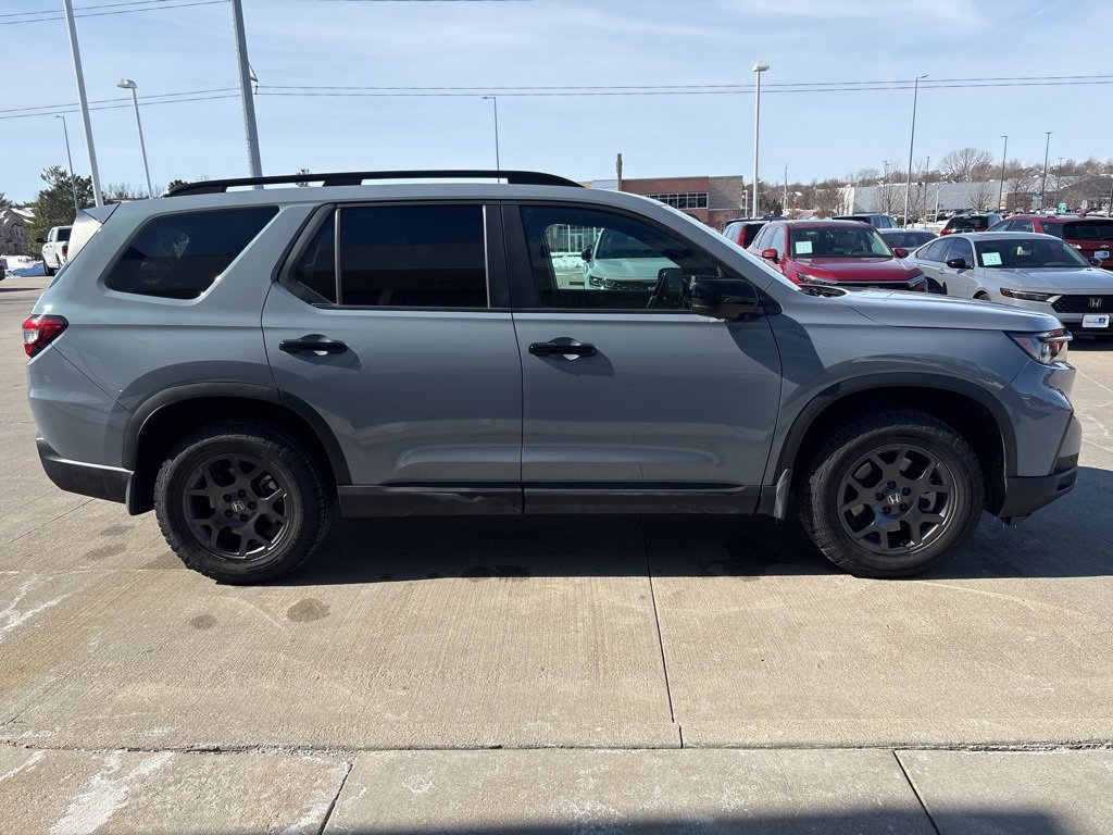 Used 2024 Honda Pilot TrailSport image 4