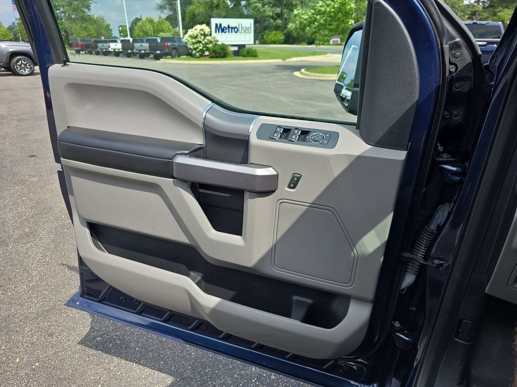Used 2019 Ford F150 XLT w/ Equipment Group 302A Luxury AWD/4WD image 29