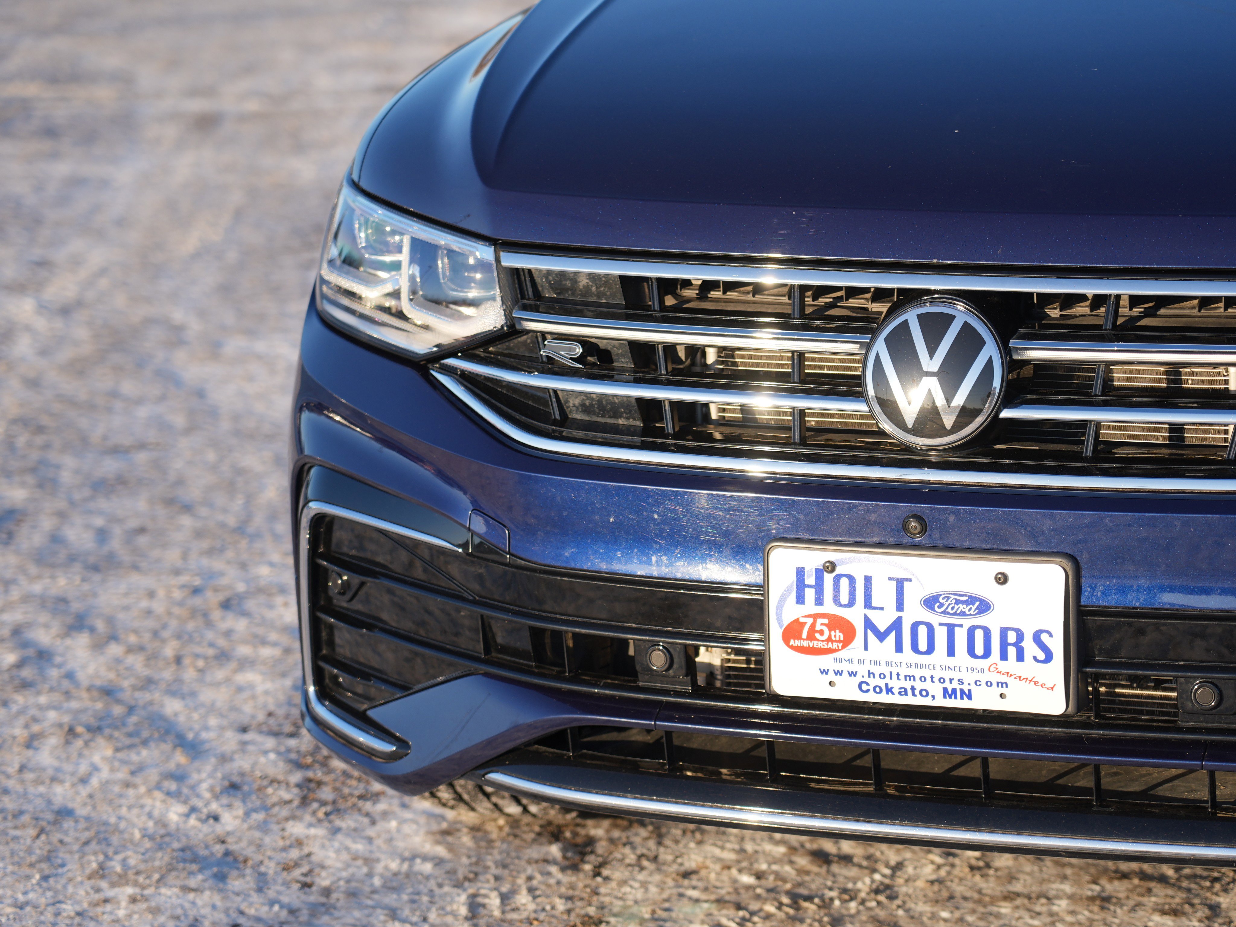 Used 2023 Volkswagen Tiguan SEL R-Line image 11