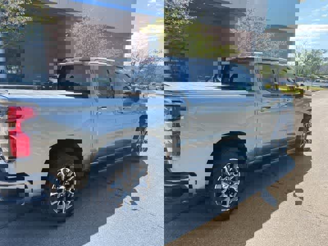 Used 2019 Chevrolet Silverado 1500 RST image 17