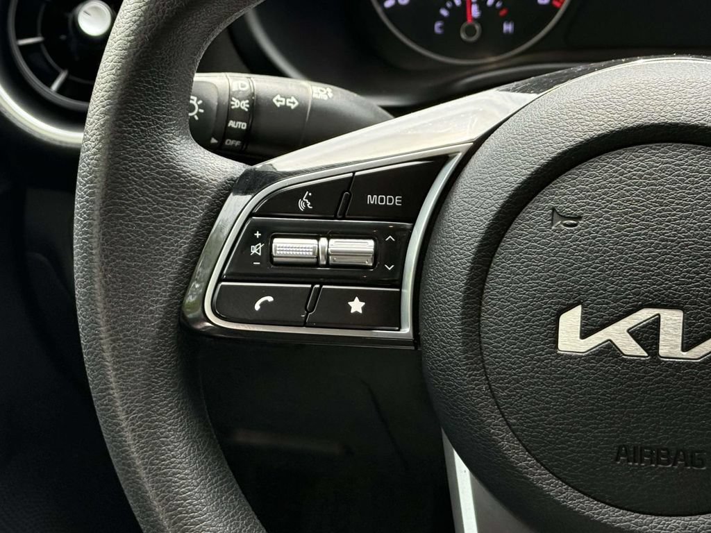 Used 2022 Kia Forte LXS FWD image 20