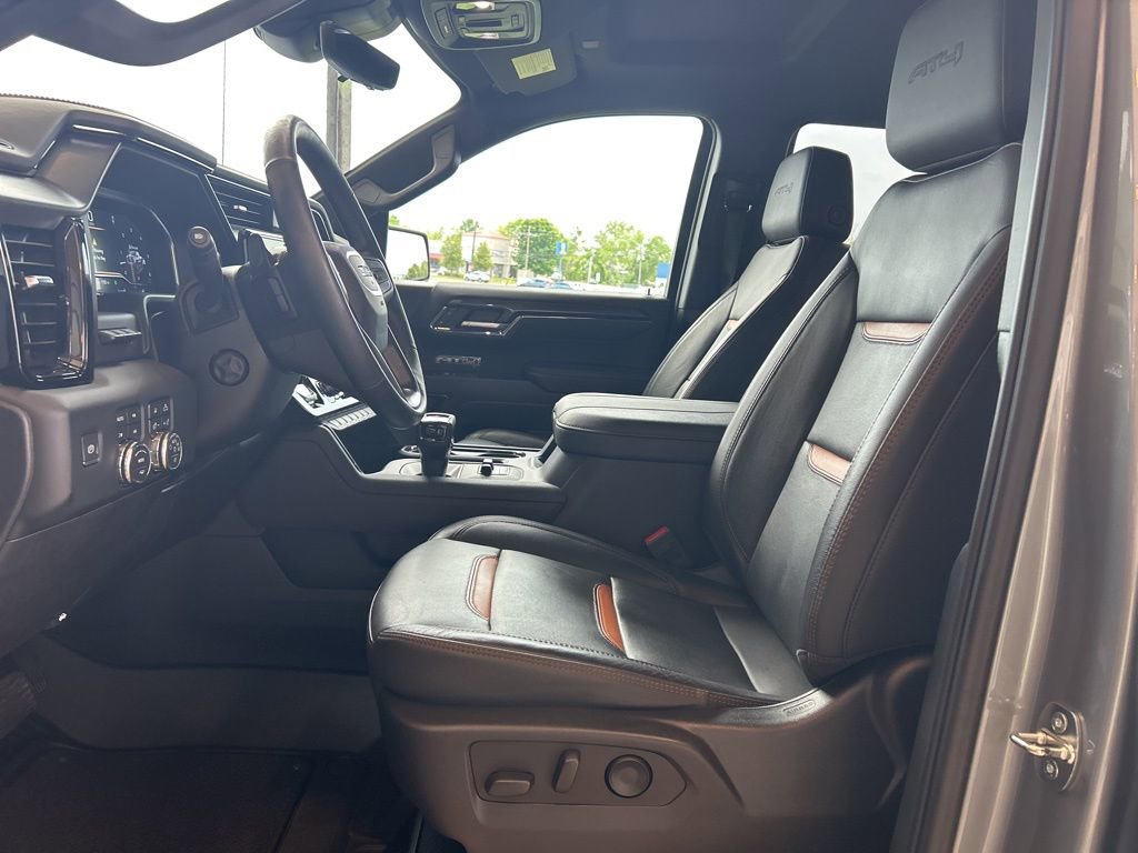 Used 2024 GMC Sierra 1500 AT4 w/ Technology Package image 8