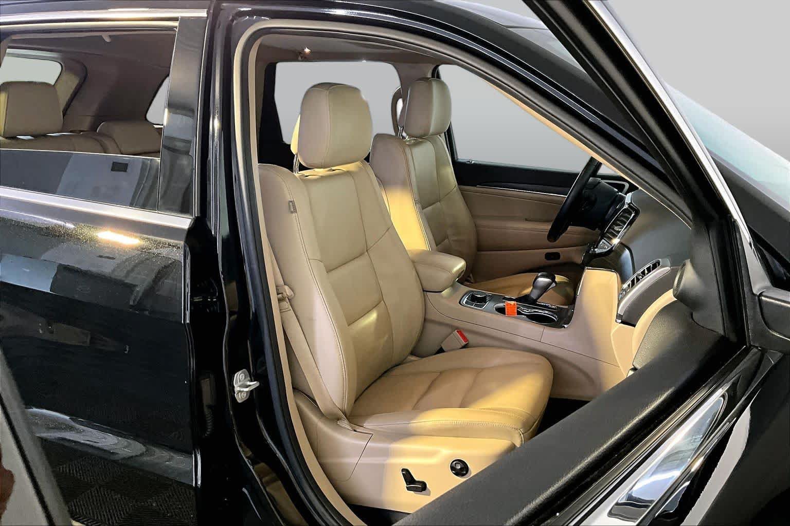 Used 2020 Jeep Grand Cherokee Limited AWD/4WD image 8